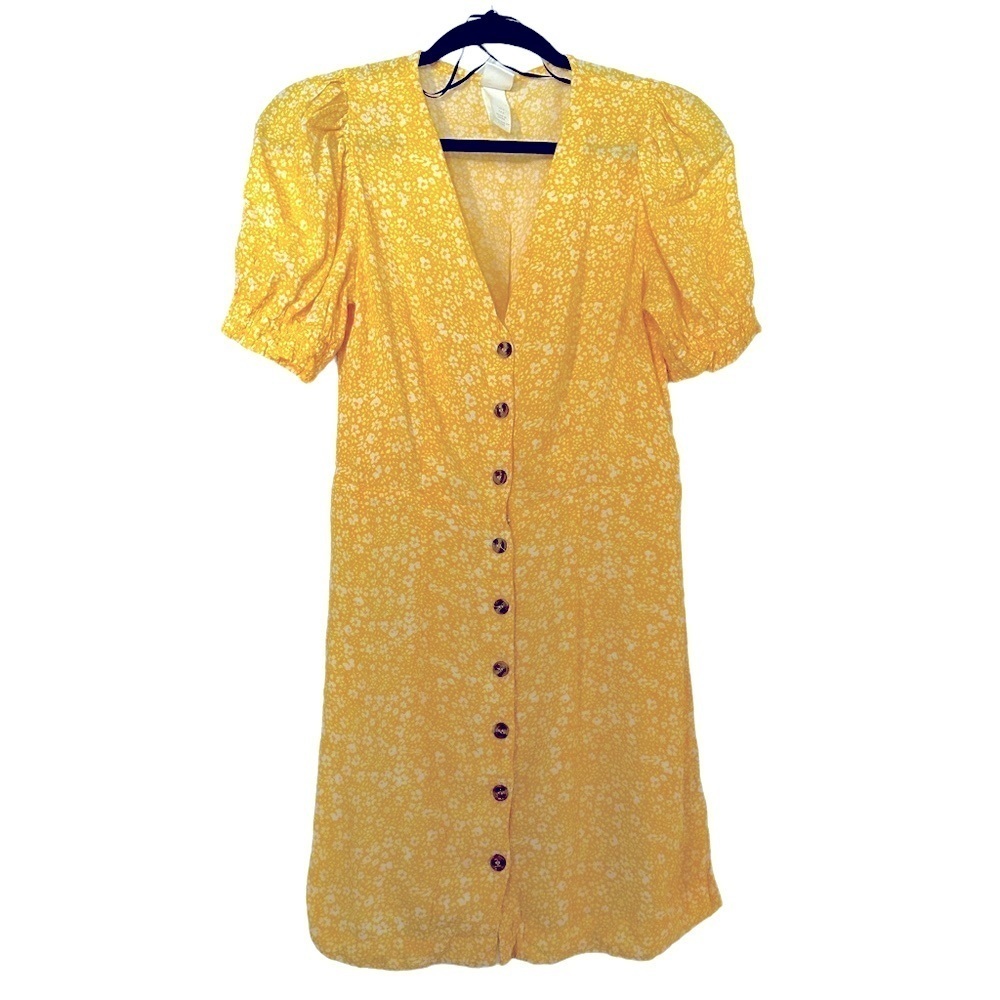H&M Faux Vintage Yellow and White Short Sleeve Button Down Dress